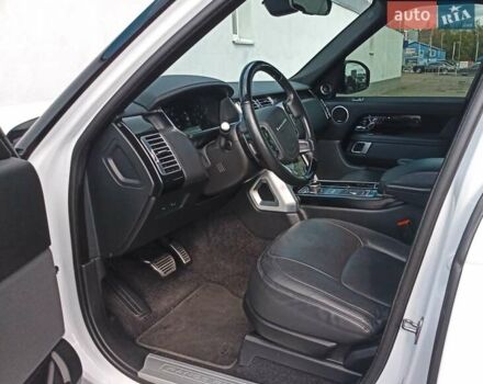 Ленд Ровер Рендж Ровер 2021 в Киеве на Automoto.ua Белый Ленд Ровер Рендж Ровер, объемом двигателя 5 л и пробегом 71 тыс. км за 79000 $, фото 9 на Automoto.ua