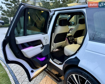 Белый Ленд Ровер Рендж Ровер, объемом двигателя 3 л и пробегом 98 тыс. км за 89000 $, фото 28 на Automoto.ua