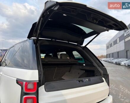 Белый Ленд Ровер Рендж Ровер, объемом двигателя 5 л и пробегом 72 тыс. км за 75990 $, фото 54 на Automoto.ua