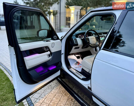 Белый Ленд Ровер Рендж Ровер, объемом двигателя 3 л и пробегом 98 тыс. км за 89000 $, фото 21 на Automoto.ua