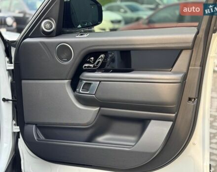 Белый Ленд Ровер Рендж Ровер, объемом двигателя 5 л и пробегом 72 тыс. км за 75990 $, фото 43 на Automoto.ua