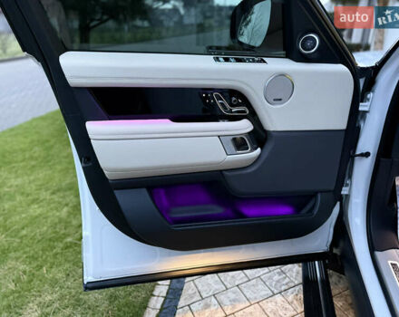 Белый Ленд Ровер Рендж Ровер, объемом двигателя 3 л и пробегом 98 тыс. км за 89000 $, фото 23 на Automoto.ua