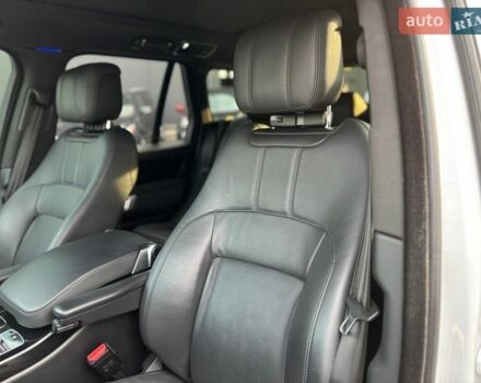 Белый Ленд Ровер Рендж Ровер, объемом двигателя 5 л и пробегом 72 тыс. км за 75990 $, фото 25 на Automoto.ua