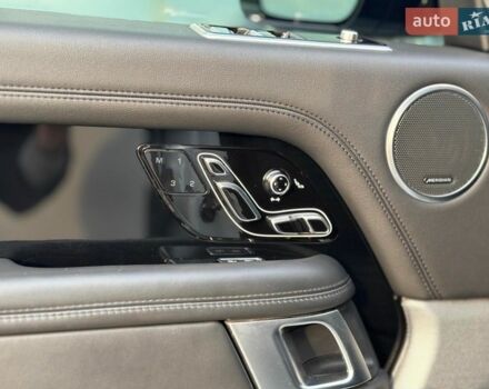 Белый Ленд Ровер Рендж Ровер, объемом двигателя 5 л и пробегом 72 тыс. км за 75990 $, фото 16 на Automoto.ua