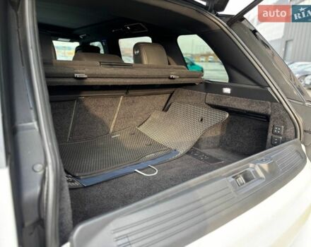 Белый Ленд Ровер Рендж Ровер, объемом двигателя 5 л и пробегом 72 тыс. км за 75990 $, фото 55 на Automoto.ua