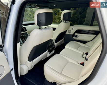 Білий Ленд Ровер Рендж Ровер, об'ємом двигуна 3 л та пробігом 97 тис. км за 79500 $, фото 26 на Automoto.ua