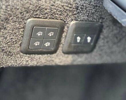 Белый Ленд Ровер Рендж Ровер, объемом двигателя 5 л и пробегом 72 тыс. км за 75990 $, фото 56 на Automoto.ua