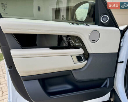 Білий Ленд Ровер Рендж Ровер, об'ємом двигуна 3 л та пробігом 97 тис. км за 79500 $, фото 16 на Automoto.ua