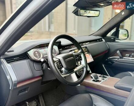 Білий Ленд Ровер Рендж Ровер, об'ємом двигуна 4.4 л та пробігом 47 тис. км за 163000 $, фото 13 на Automoto.ua