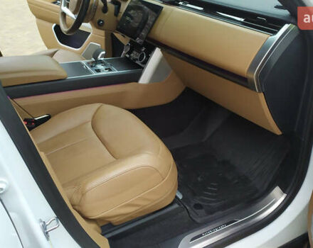 Белый Ленд Ровер Рендж Ровер, объемом двигателя 4.39 л и пробегом 115 тыс. км за 137000 $, фото 51 на Automoto.ua