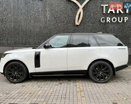 Ленд Ровер Рендж Ровер 2022 в Киеве на Automoto.ua Белый Ленд Ровер Рендж Ровер, объемом двигателя 4.4 л и пробегом 44 тыс. км за 167777 $, фото 4 на Automoto.ua