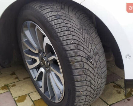 Белый Ленд Ровер Рендж Ровер, объемом двигателя 4.39 л и пробегом 115 тыс. км за 137000 $, фото 9 на Automoto.ua