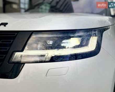 Білий Ленд Ровер Рендж Ровер, об'ємом двигуна 4.4 л та пробігом 47 тис. км за 163000 $, фото 12 на Automoto.ua