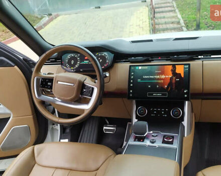 Белый Ленд Ровер Рендж Ровер, объемом двигателя 4.39 л и пробегом 115 тыс. км за 137000 $, фото 48 на Automoto.ua