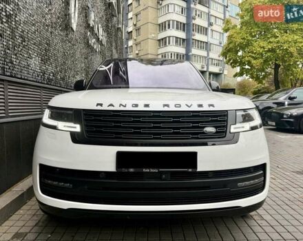 Ленд Ровер Рендж Ровер 2022 в Киеве на Automoto.ua Белый Ленд Ровер Рендж Ровер, объемом двигателя 4.4 л и пробегом 44 тыс. км за 167777 $, фото 2 на Automoto.ua
