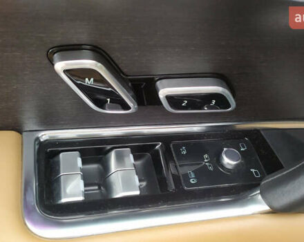 Белый Ленд Ровер Рендж Ровер, объемом двигателя 4.39 л и пробегом 115 тыс. км за 137000 $, фото 18 на Automoto.ua