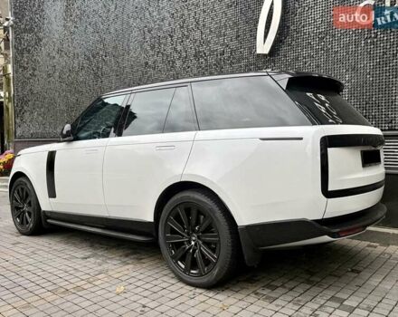 Ленд Ровер Рендж Ровер 2022 в Киеве на Automoto.ua Белый Ленд Ровер Рендж Ровер, объемом двигателя 4.4 л и пробегом 44 тыс. км за 167777 $, фото 3 на Automoto.ua