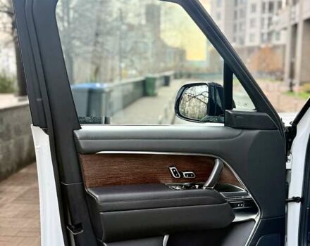 Білий Ленд Ровер Рендж Ровер, об'ємом двигуна 4.4 л та пробігом 47 тис. км за 163000 $, фото 15 на Automoto.ua