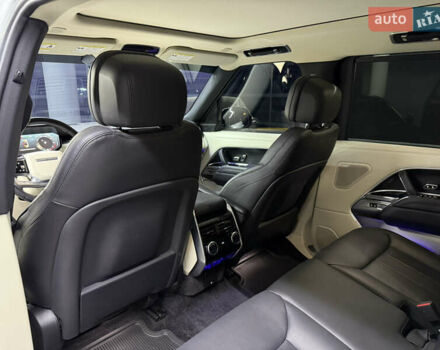 Білий Ленд Ровер Рендж Ровер, об'ємом двигуна 4.39 л та пробігом 51 тис. км за 150000 $, фото 21 на Automoto.ua