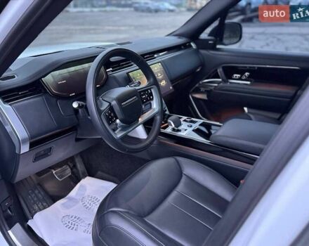 Белый Ленд Ровер Рендж Ровер, объемом двигателя 4.39 л и пробегом 20 тыс. км за 156000 $, фото 16 на Automoto.ua