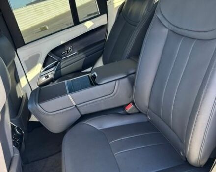 Білий Ленд Ровер Рендж Ровер, об'ємом двигуна 3 л та пробігом 80 тис. км за 150000 $, фото 44 на Automoto.ua