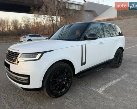 Белый Ленд Ровер Рендж Ровер, объемом двигателя 4.39 л и пробегом 56 тыс. км за 155000 $, фото 3 на Automoto.ua