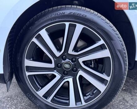 Белый Ленд Ровер Рендж Ровер, объемом двигателя 4.39 л и пробегом 20 тыс. км за 156000 $, фото 8 на Automoto.ua