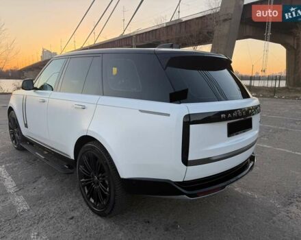 Белый Ленд Ровер Рендж Ровер, объемом двигателя 4.39 л и пробегом 56 тыс. км за 155000 $, фото 2 на Automoto.ua