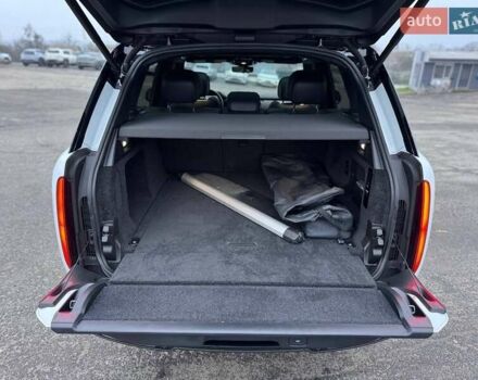 Белый Ленд Ровер Рендж Ровер, объемом двигателя 4.39 л и пробегом 20 тыс. км за 156000 $, фото 12 на Automoto.ua