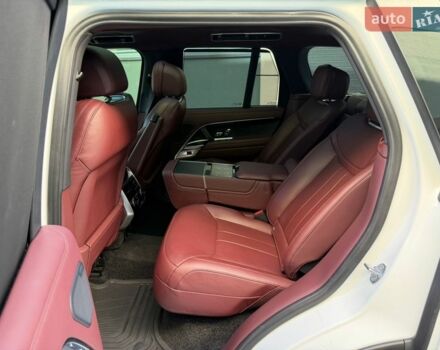 Белый Ленд Ровер Рендж Ровер, объемом двигателя 3 л и пробегом 46 тыс. км за 175000 $, фото 31 на Automoto.ua