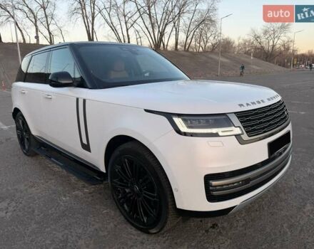 Белый Ленд Ровер Рендж Ровер, объемом двигателя 4.39 л и пробегом 56 тыс. км за 155000 $, фото 1 на Automoto.ua