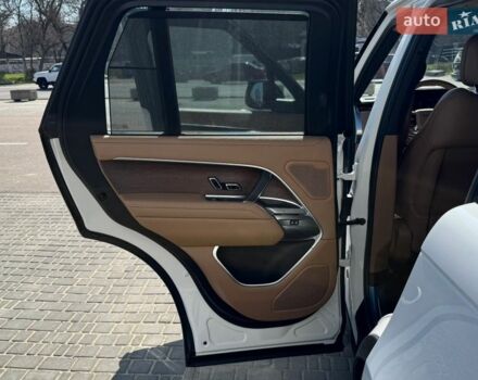 Білий Ленд Ровер Рендж Ровер, об'ємом двигуна 3 л та пробігом 18 тис. км за 175000 $, фото 16 на Automoto.ua