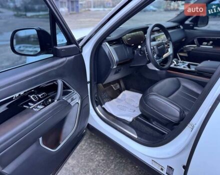 Белый Ленд Ровер Рендж Ровер, объемом двигателя 4.39 л и пробегом 20 тыс. км за 156000 $, фото 15 на Automoto.ua