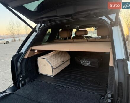 Белый Ленд Ровер Рендж Ровер, объемом двигателя 4.39 л и пробегом 56 тыс. км за 155000 $, фото 4 на Automoto.ua