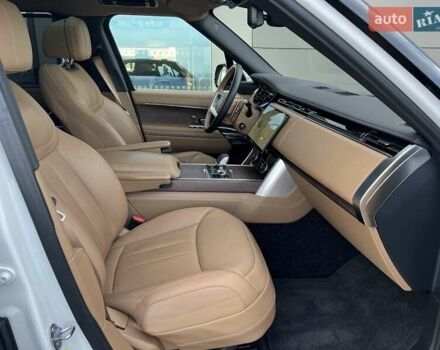 Белый Ленд Ровер Рендж Ровер, объемом двигателя 4.39 л и пробегом 48 тыс. км за 179000 $, фото 33 на Automoto.ua