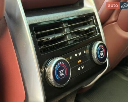 Белый Ленд Ровер Рендж Ровер, объемом двигателя 3 л и пробегом 46 тыс. км за 175000 $, фото 33 на Automoto.ua