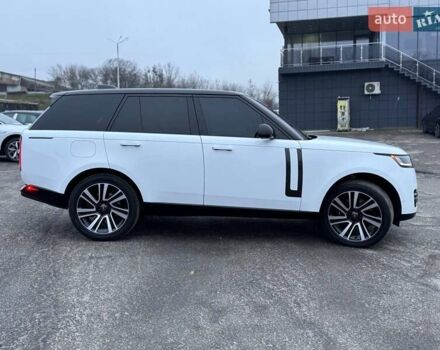 Белый Ленд Ровер Рендж Ровер, объемом двигателя 4.39 л и пробегом 20 тыс. км за 156000 $, фото 10 на Automoto.ua