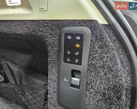 Белый Ленд Ровер Рендж Ровер, объемом двигателя 4.4 л и пробегом 1 тыс. км за 352923 $, фото 11 на Automoto.ua