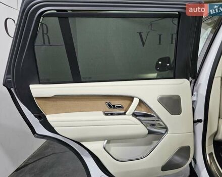 Белый Ленд Ровер Рендж Ровер, объемом двигателя 4.4 л и пробегом 1 тыс. км за 352923 $, фото 15 на Automoto.ua