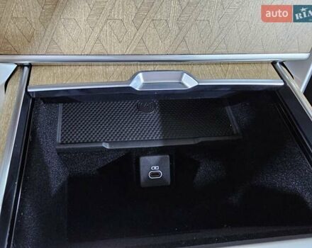 Белый Ленд Ровер Рендж Ровер, объемом двигателя 4.4 л и пробегом 1 тыс. км за 352923 $, фото 51 на Automoto.ua