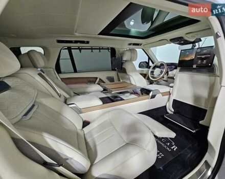 Белый Ленд Ровер Рендж Ровер, объемом двигателя 4.4 л и пробегом 1 тыс. км за 352923 $, фото 27 на Automoto.ua