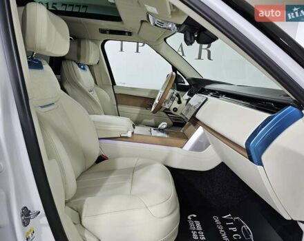 Белый Ленд Ровер Рендж Ровер, объемом двигателя 4.4 л и пробегом 1 тыс. км за 352923 $, фото 38 на Automoto.ua