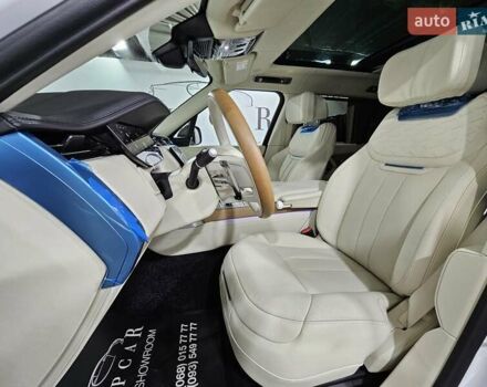 Белый Ленд Ровер Рендж Ровер, объемом двигателя 4.4 л и пробегом 1 тыс. км за 352923 $, фото 42 на Automoto.ua