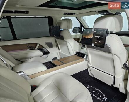 Белый Ленд Ровер Рендж Ровер, объемом двигателя 4.4 л и пробегом 1 тыс. км за 352923 $, фото 36 на Automoto.ua