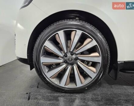 Белый Ленд Ровер Рендж Ровер, объемом двигателя 4.4 л и пробегом 1 тыс. км за 352923 $, фото 70 на Automoto.ua