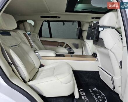 Белый Ленд Ровер Рендж Ровер, объемом двигателя 4.4 л и пробегом 1 тыс. км за 352923 $, фото 35 на Automoto.ua