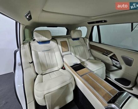 Белый Ленд Ровер Рендж Ровер, объемом двигателя 4.4 л и пробегом 1 тыс. км за 352923 $, фото 7 на Automoto.ua