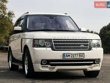 Білий Ленд Ровер Рендж Ровер, об'ємом двигуна 5 л та пробігом 240 тис. км за 12900 $, фото 1 на Automoto.ua