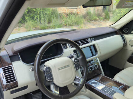 Белый Ленд Ровер Рендж Ровер, объемом двигателя 4.37 л и пробегом 80 тыс. км за 45000 $, фото 1 на Automoto.ua