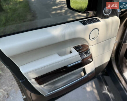 Бежевый Ленд Ровер Рендж Ровер, объемом двигателя 4.4 л и пробегом 208 тыс. км за 39900 $, фото 39 на Automoto.ua